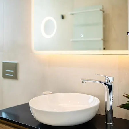 Yin & Yang Studio, Marina Hideout In Apartamento Kalamata