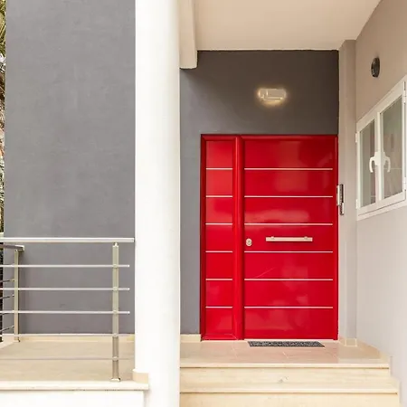 Yin & Yang Studio, Marina Hideout In Apartamento Kalamata