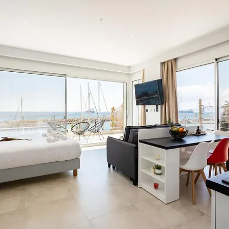 Yin & Yang Studio, Marina Hideout In *