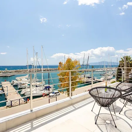 Yin & Yang Studio, Marina Hideout In Apartment *