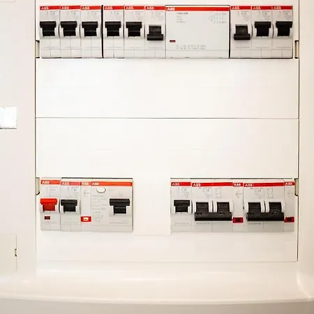 Yin & Yang Studio, Marina Hideout In Apartment *