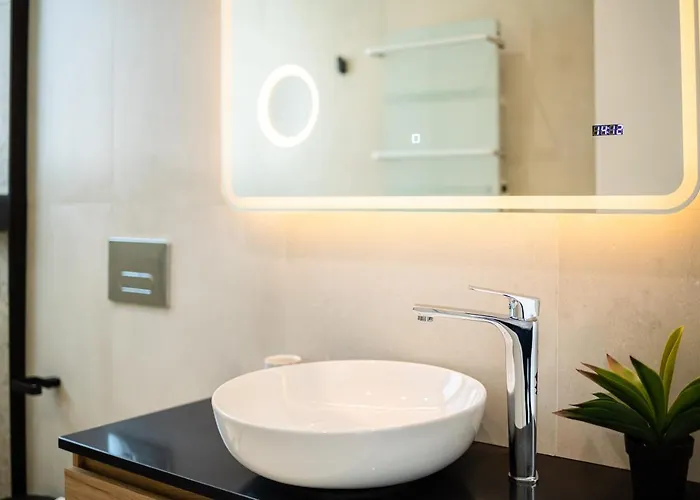 Yin & Yang Studio, Marina Hideout In 아파트 칼라마타