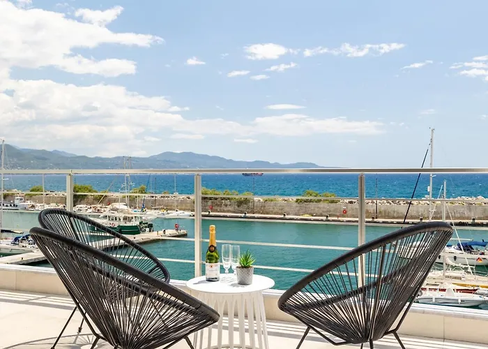 Yin & Yang Studio, Marina Hideout In Lejlighed *