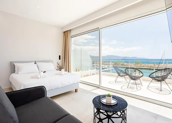 Yin & Yang Studio, Marina Hideout In Kalamata